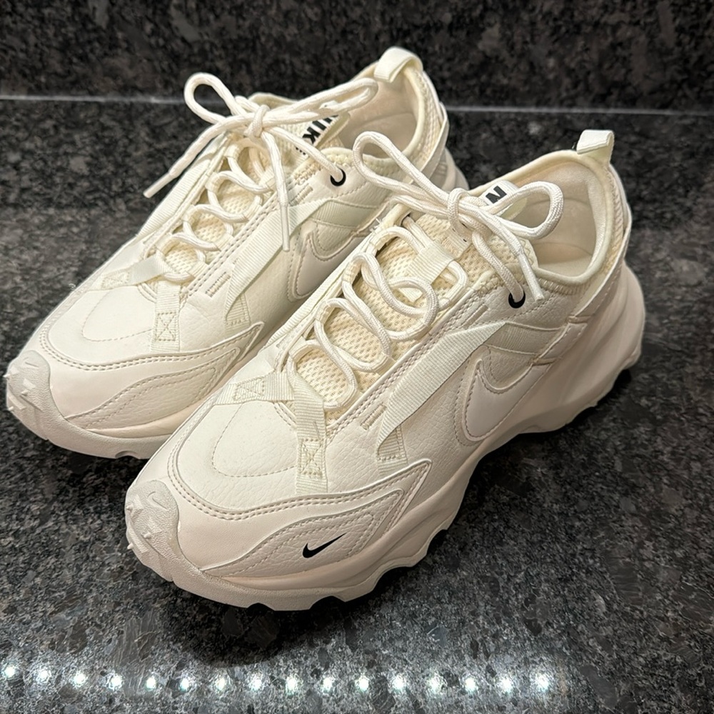 Nike women’s shoes